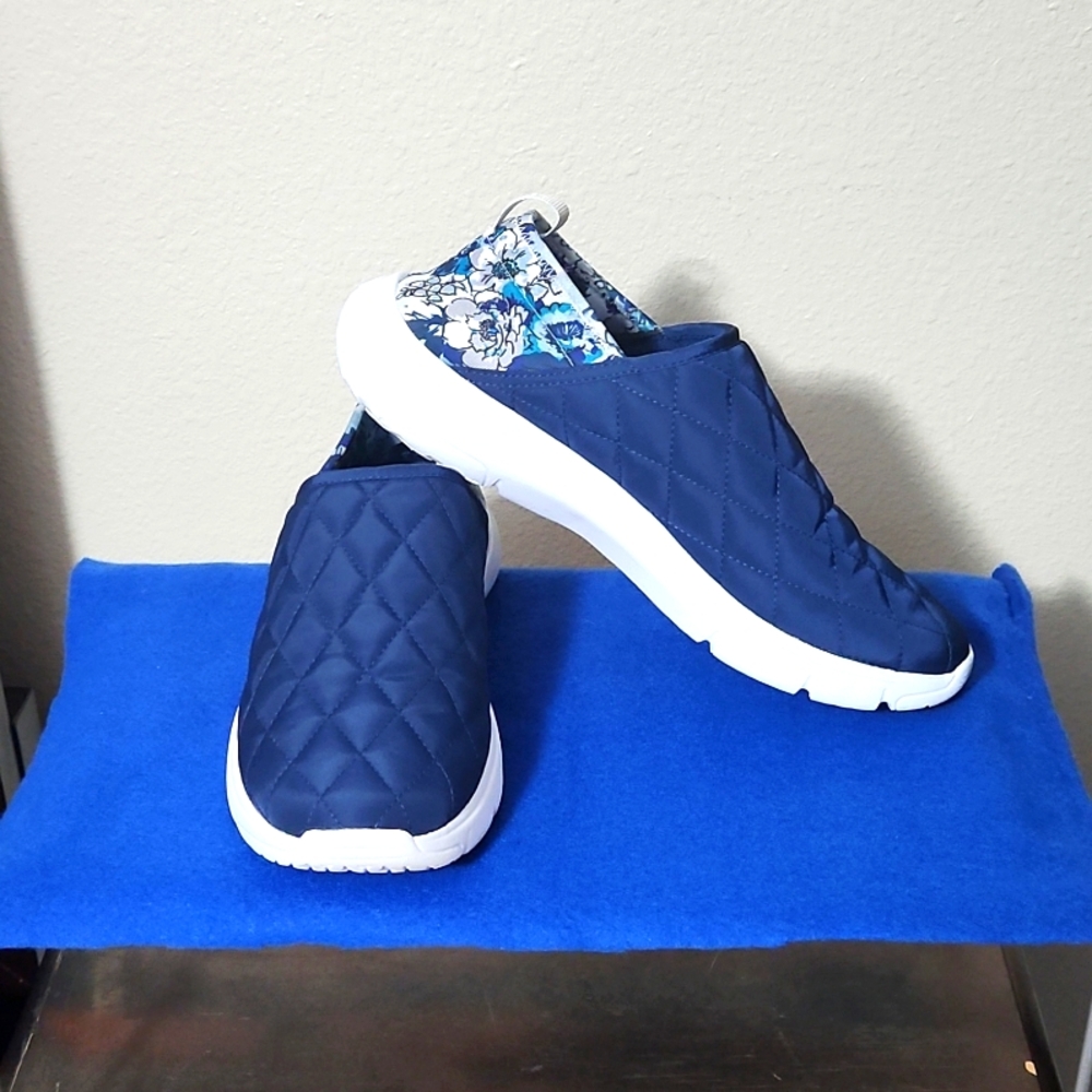 Vera Bradley slip on shoes